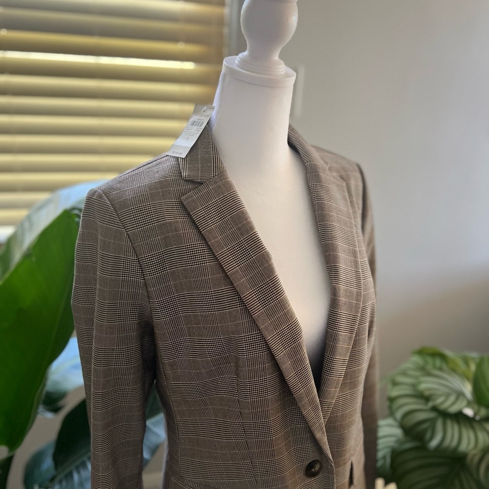 Women’s gray checker blazer